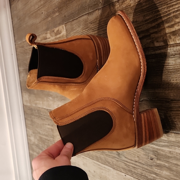 Red Wing Harriet - Picture 3 of 6